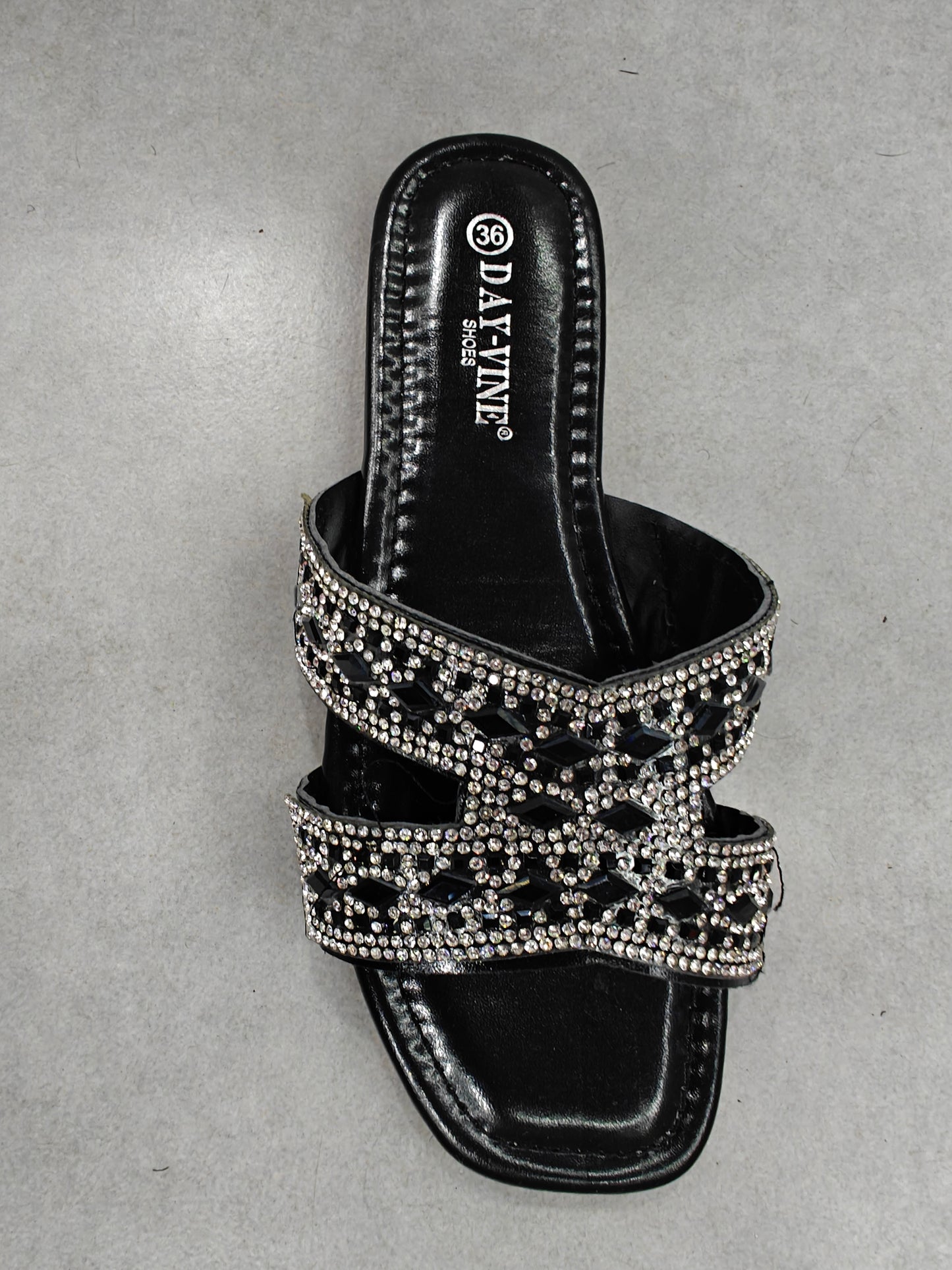 Sandales plates avec strass